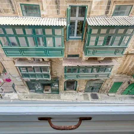 Authentic In The Heart Of Βαλέτα