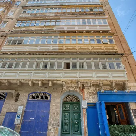 Authentic In The Heart Of Βαλέτα