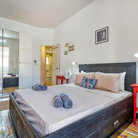 Authentic In The Heart Of * La Valeta