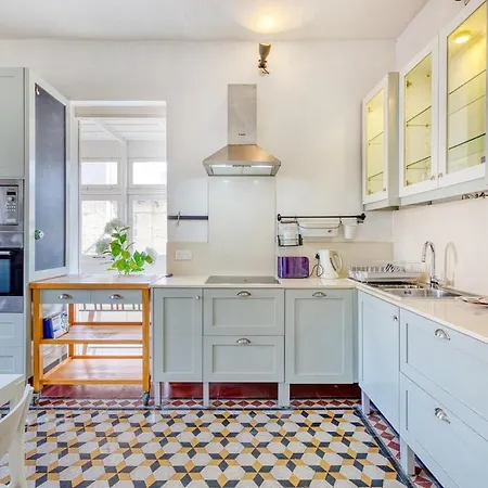 Authentic In The Heart Of Apartamento